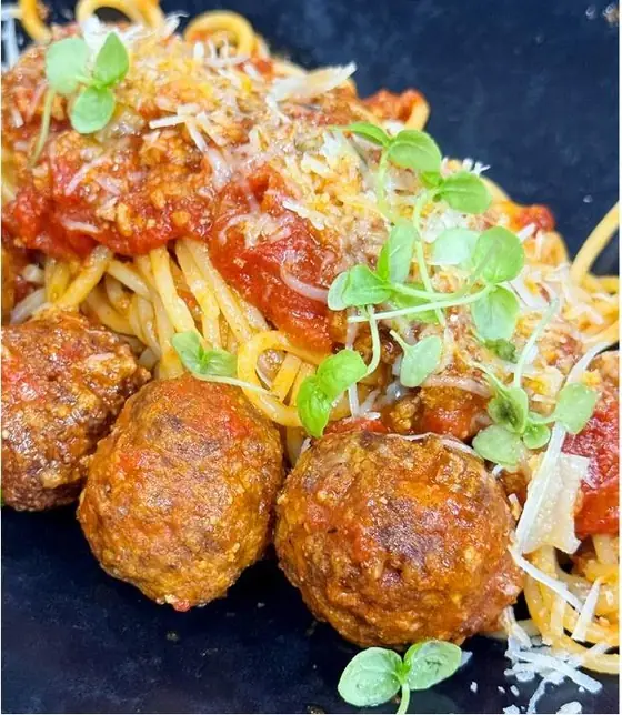Spaghetti ragu with meatballs